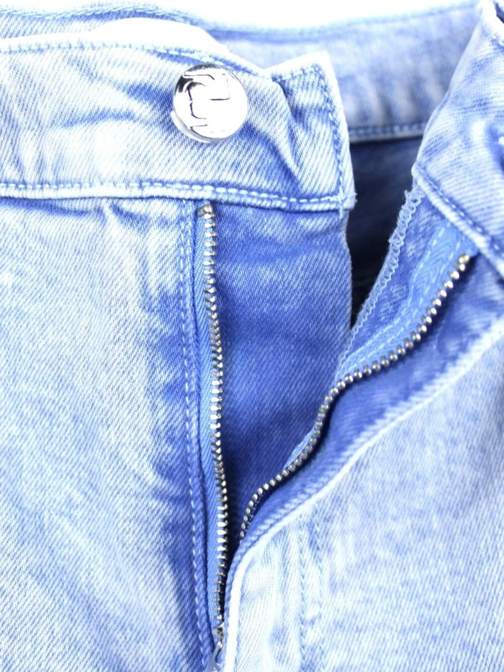 Tory Burch Women's Straight Leg Lice Ice Blue Wash Denim Jeans Size 32